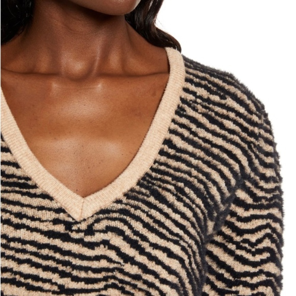 Astr The Label Tiger Pullover Sweater - Picture 3 of 7